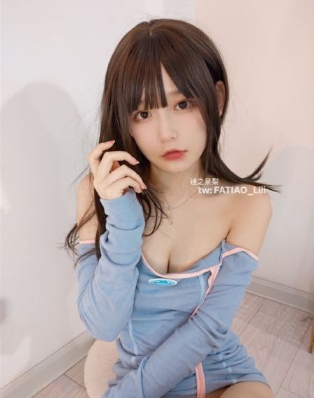 日韩精品成人色亚卫论坛_大片在线观看